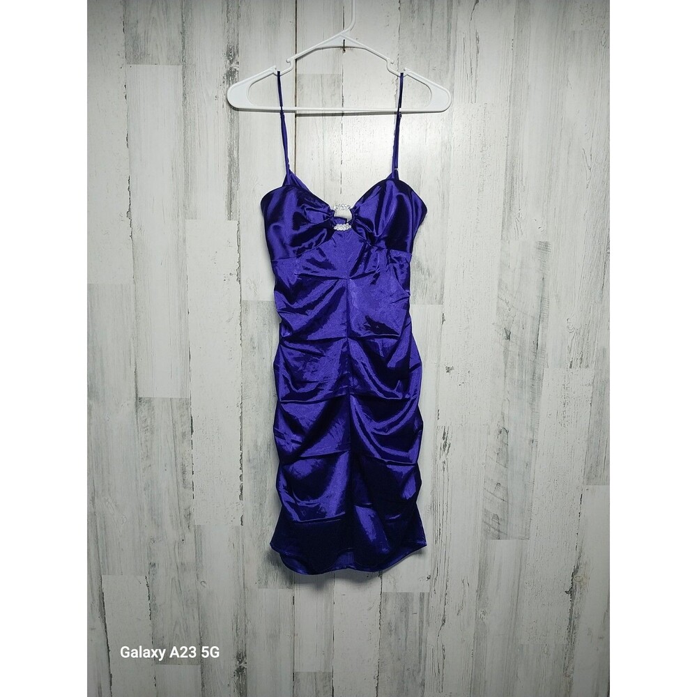 Morgan & Co Women’s Medium Blue Sleeveless Prom Dress Formal